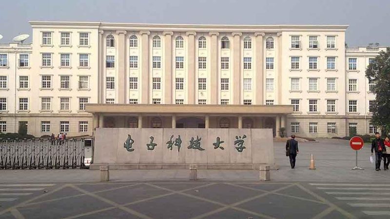 电子代加工与贴片加工：揭秘两者间的奥秘