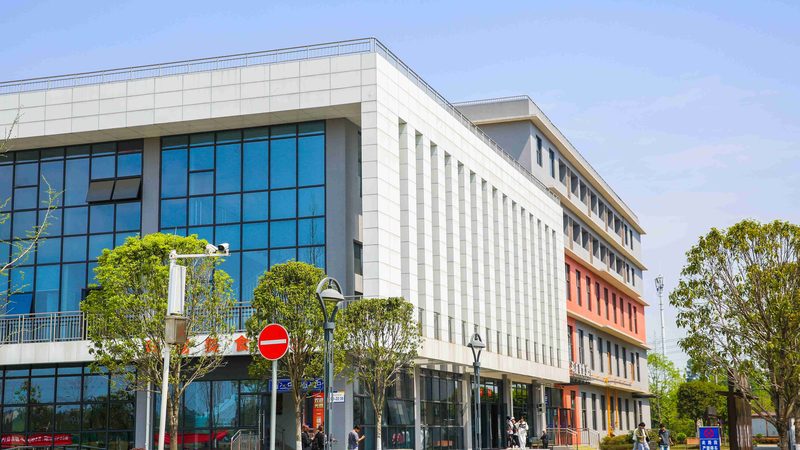 揭秘深圳PCB打样：厂家报价背后的技术考量