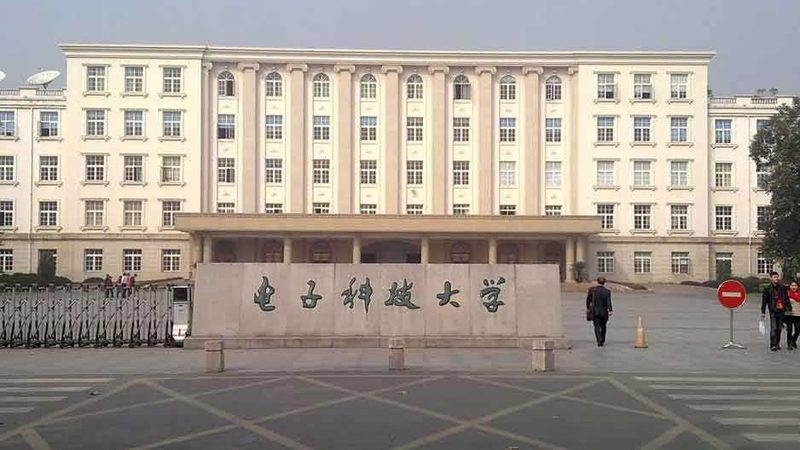 深圳线路板定做：揭秘定制化生产的关键要素
